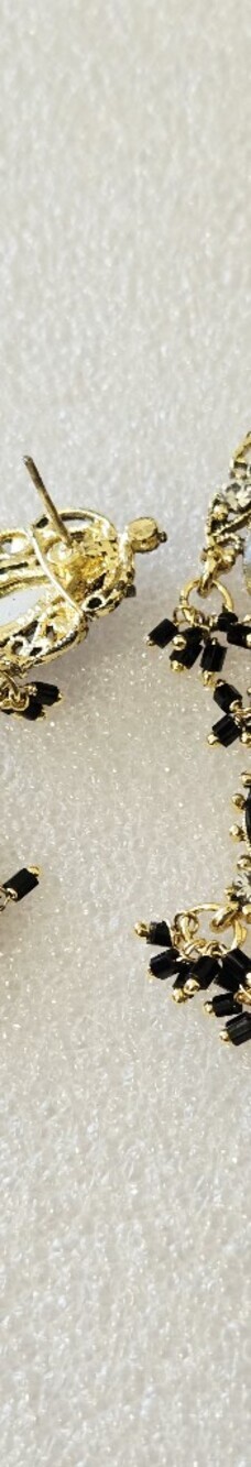 Vintage Black and Gold chandelier earrings - Women Jewelry - Picture 7 of 16